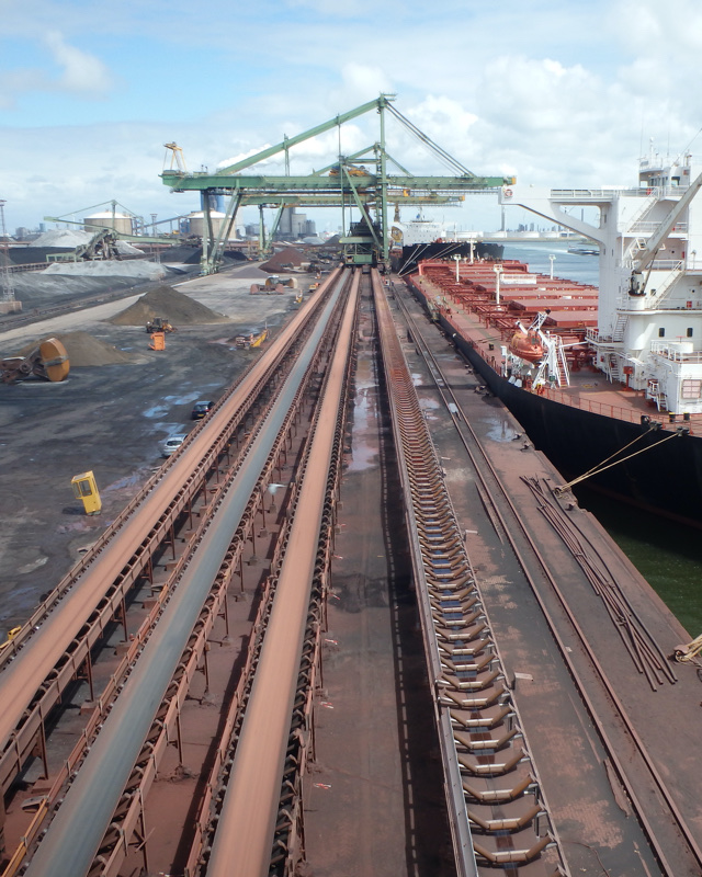 bulk-handling-transportbandrollen-trommels-en-systemen